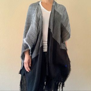 Marcus Adler Black & White Wrap *NWT*